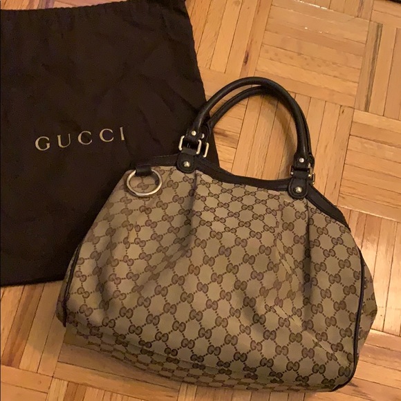 Gucci Handbags - Gucci Tote